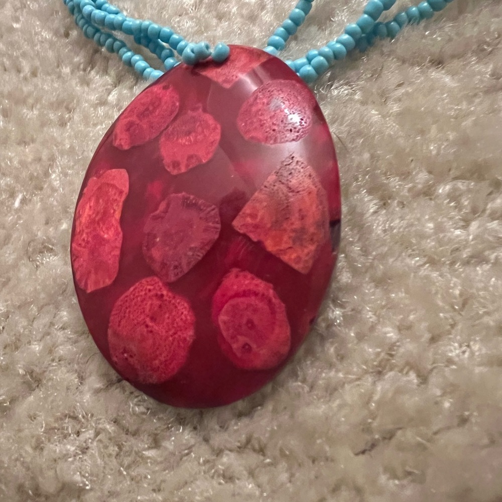 Baby Blue Red Necklace Coconut Fossil Shellacked - Picture 3 of 3
